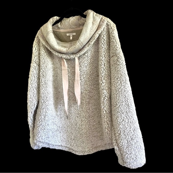 MAURICES, COWL NECK, SHERPA PULLOVER. LIGHT GREY WITH PLAID COWL. SIZE L - Picture 6 of 8